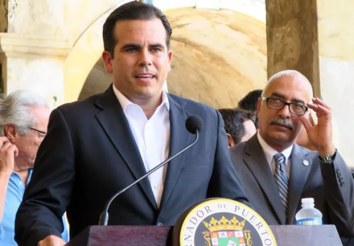 Ricardo Rosselló estableció, a partir del 1 de septiembre, un programa de reducción de jornada laboral. EFE