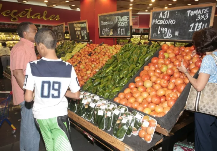 La zanahoria, lechuga romana y la nacional son algunos de los productos a los que se les realizan descuentos. Archivo