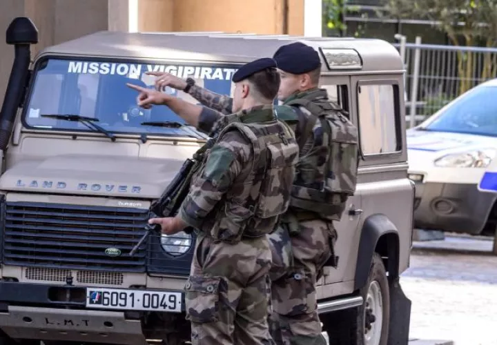 Militares resguardan la zona. /Foto EFE