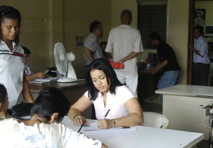 Amyleth Torres, de la Oficina de Resolución Alterna de Conflictos del Mingob, indicó que los jueces de paz están abocados a llevar a comunidades una convivencia pacífica. /Foto Archivo 