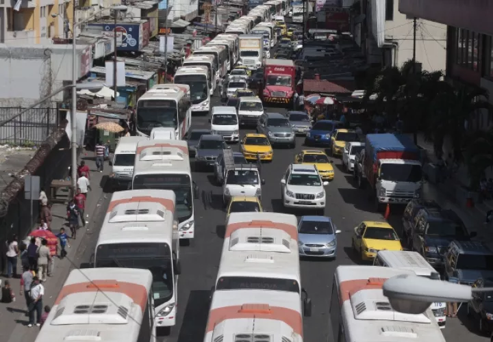 En Panamá Este y Oeste las quejas reiterativas serían los tranques causados por la cantidad de autos que se desplazan hacia estas zonas. /Foto Archivo