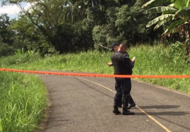 Área acordonada en Cativá, donde fue encontrado el decapitado. /Foto Delfia Cortez