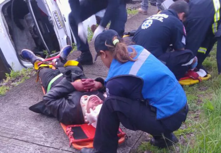 Todos los heridos fueron trasladados al cuarto de urgencias del hospital Rafael Hernández. FOTO/José Vásquez