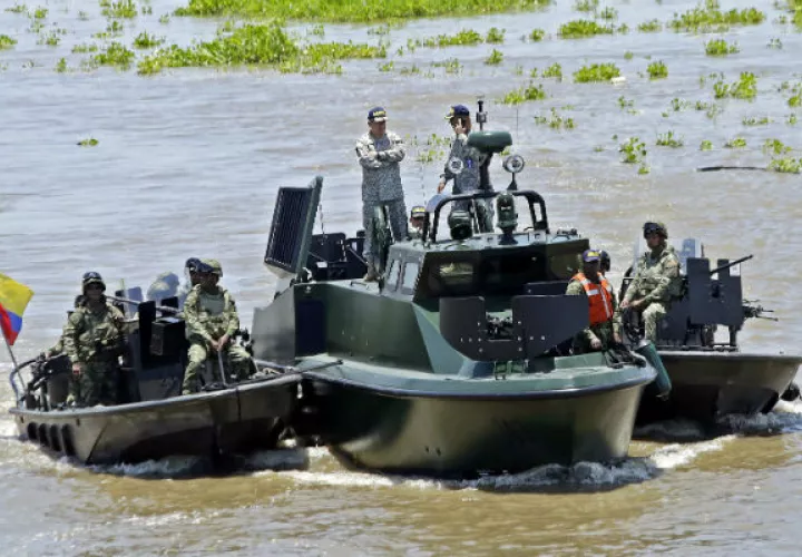 Guardacostas colombianos asistieron a la nave. Foto: Ilustrativa/Archivo