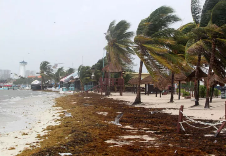 La tormenta tropical Franklin cruzó la Península de Yucatán. FOTO/AP