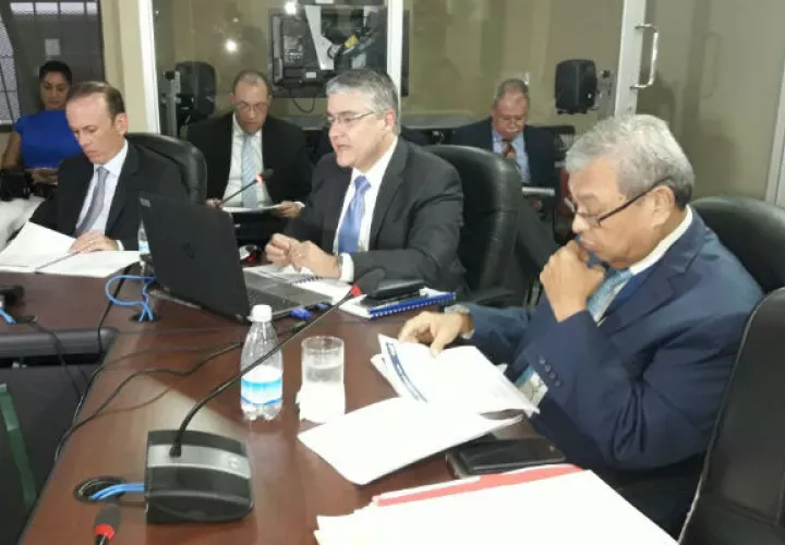 El 40.84%, está destinado al programa de inversiones públicas.