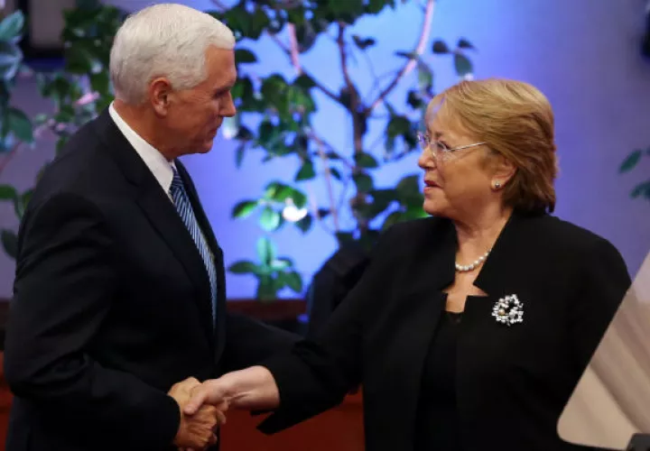 Mike Pence se reunió con Michell Bachelet. FOTO/EFE