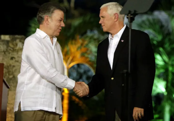 EL vicepresidente de Estados Unidos Mike Pence se reunión con Juan Manuel Santos. FOTO/EFE