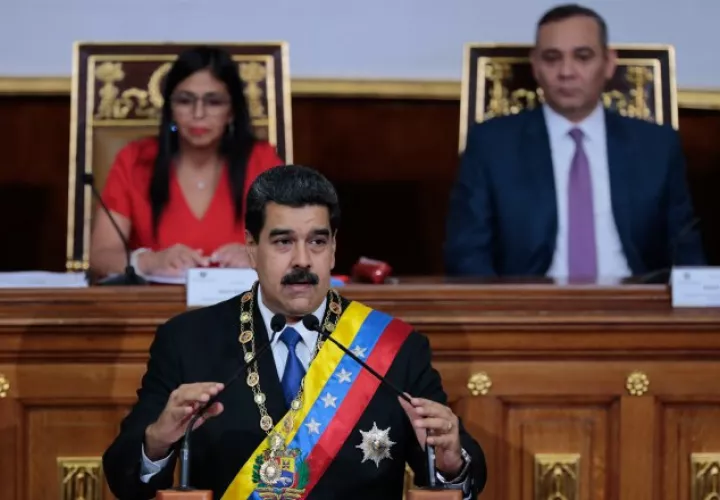 Unos 50 productos serán regulados, según Maduro. Efe