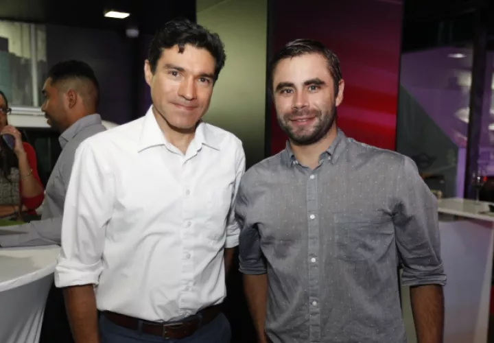 3.  Orlando Calvo y Stwarh Cortés. 
