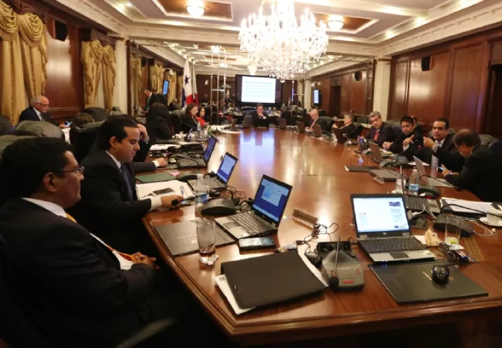 El presidente Varela le hizo un llamado al encargado de la Corte por las decisiones de los jueces. /Foto Archivo