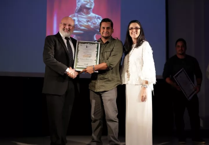 Escultura. Edwin Cedeño, Heriberto Martínez Beitía e Irma Díaz.