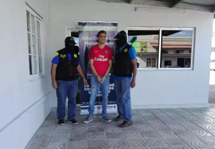 Se encontraba detenido por los delitos de pandillerismo. 
