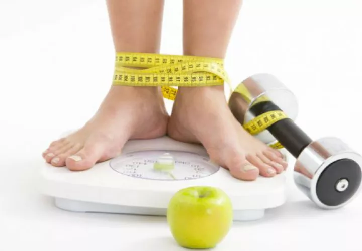 Cambiar los hábitos alimenticios y modificar el estilo de vida 