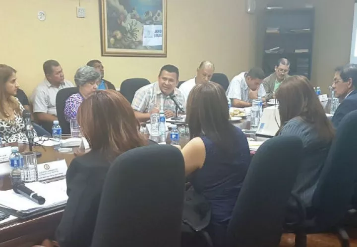 Comisión de Salario Mínimo también visitó Zona Libre de Colón.