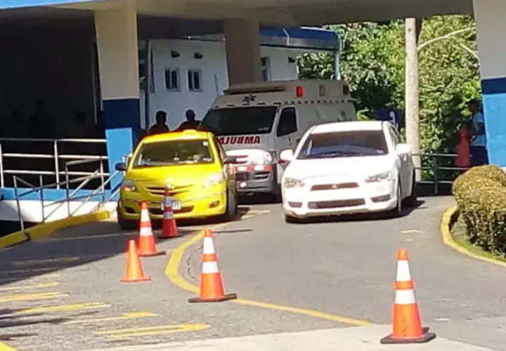 La Policía trasladó al herido al hospital. Foto: José Vásquez.