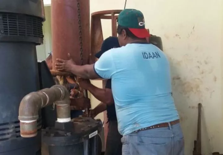 Colonenses sigue pasando problemas con el agua potable. Foto: Diómedes Sánchez