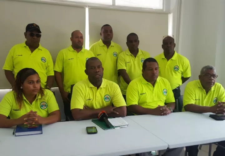 Estos transportistas no descartan tomar acciones. Foto: Delfia Cortez