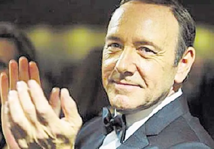 Kevin Spacey recibe críticas por la forma como se disculpó en Twitter