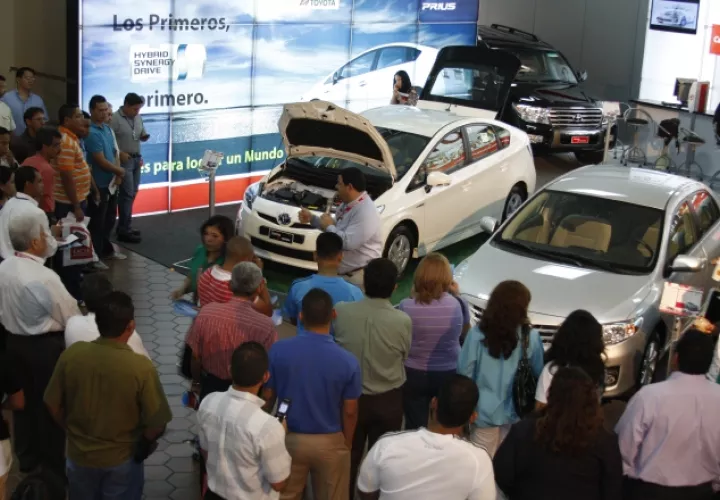 Durante los primeros siete días del Panamá Motor Show la afluencia de clientes fue baja, según las agencias. Archivo