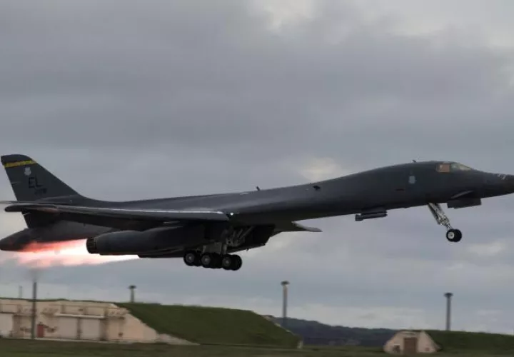 Corea del Sur, Estados Unidos y Japón realizan maniobras conjuntas en Guam.  Foto: EFE 