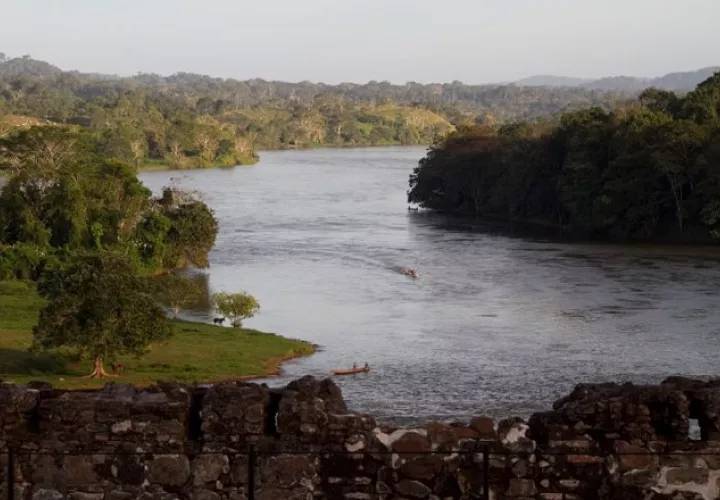 Cerca del río San Juan puede encontrar al menos nueve  hoteles. Entre los que podemos mencionar el   Gran Lago Hotel, Hostal Sueño Feliz, Hotel Cabinas Leyko, Hotel Grand River Lodge, Hotel Victoria, entre otros. 