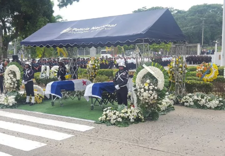 Honras fúnebres de policías /Foto Archivo 