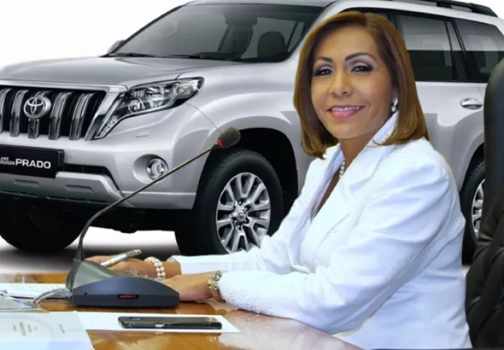 La presidenta de la Asamblea Nacional, Yanibel Ábrego, autorizó la contratación directa de estos vehículos para su uso. Archivo