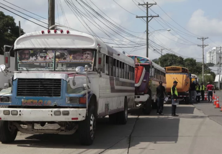 La Autoridad del Tránsito acudirá a los patios a verificar cuántos buses son los que realmente cuentan con los papeles en regla para circular. /Foto: Víctor Arosemena