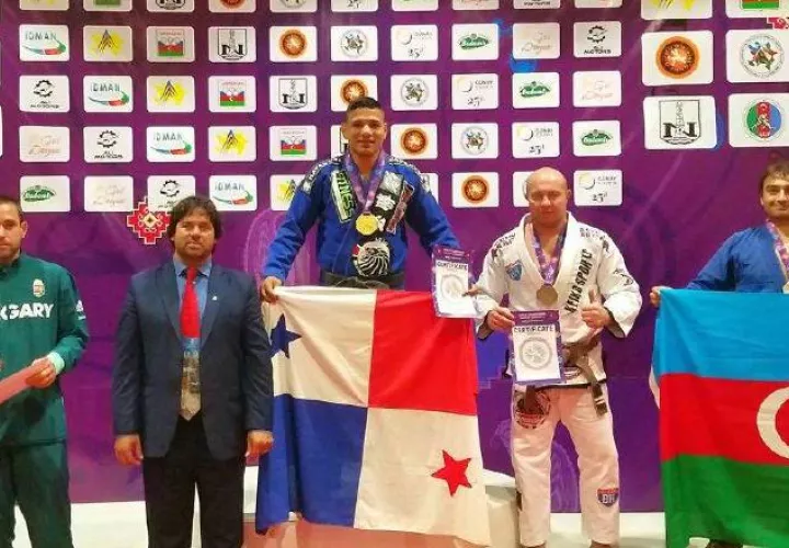 Leonardo González en el podio. /Foto Cortesía