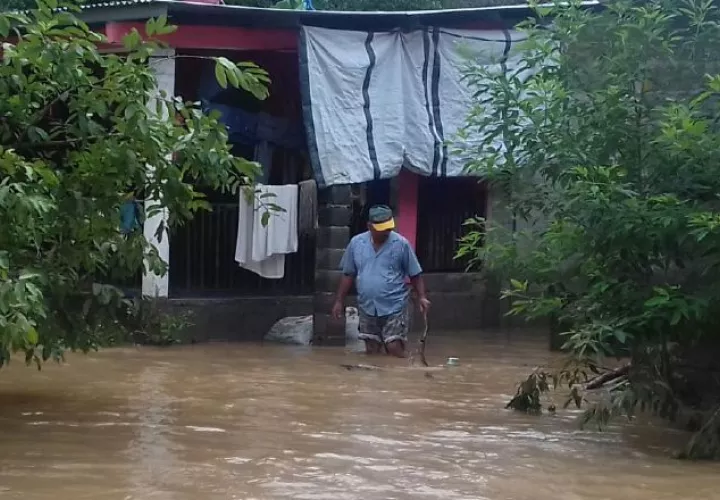 Nivel de las aguas /Foto Zenaida Vásquez