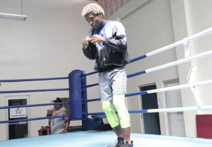 Jezreel Corrales