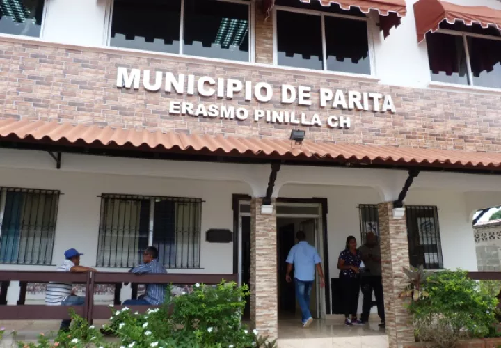 Sigue la polémica en el Palacio Municipal de Parita.