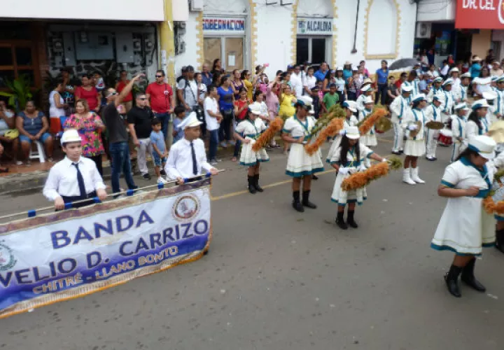 Colegios realizaron un despliegue de creatividad. Fotos: Thays Domínguez.  