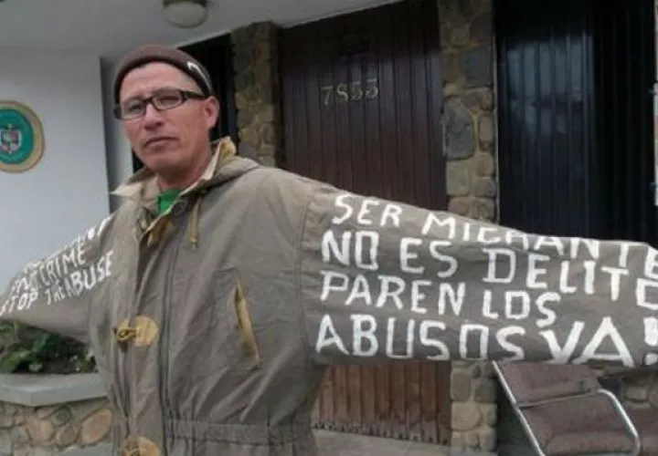Vélez fue detenido en noviembre de 2002 en Panamá por orden de autoridades de migración del país