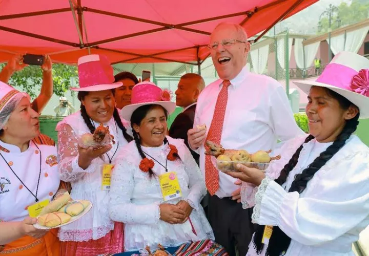 El presidente de Perú, Pedro Pablo Kuczynski, prometió hoy la construcción de un campo ferial de grandes dimensiones en Lima para albergar la feria gastronómica Mistura