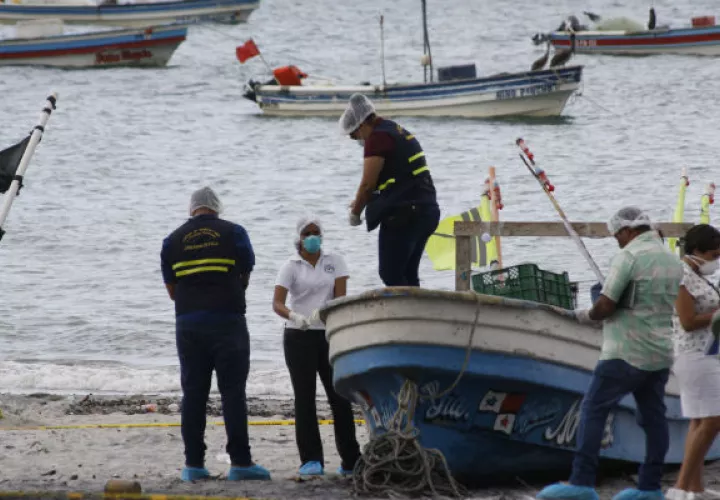 La mujer mutilada y sin cabeza fue encontrada por pescadores en Panamá Oeste. Foto: Eric Montenegro