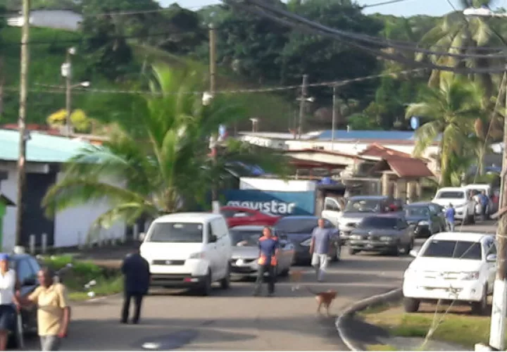 Moradores de Palmas Bellas dicen que no han recibido respuestas. Foto: Delfia Cortez