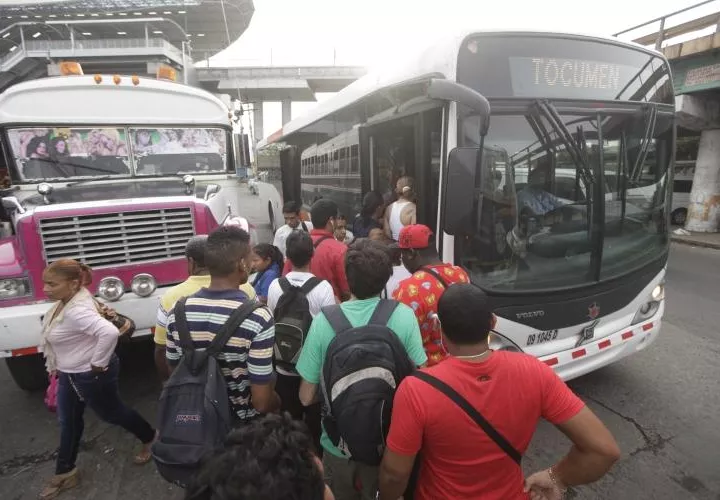 La Canatra se manifestó contra Uber / Edwin González.