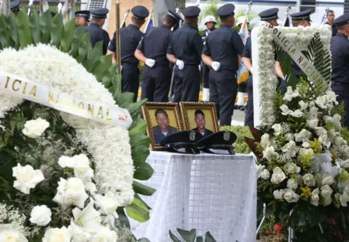 Muchos cabos sueltos han surgido tras el asesinato de dos policías