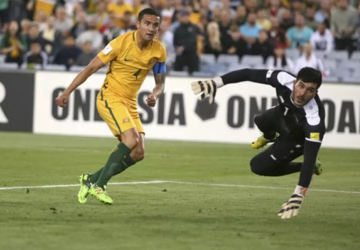 Tim Cahill se vistió de héroe.