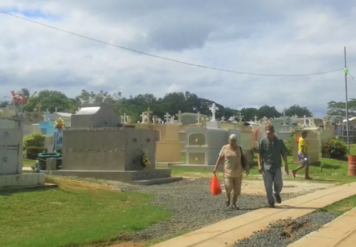 Casi a su máxima capacidad en cuanto a espacio se encuentra el cementerio de Chitré.