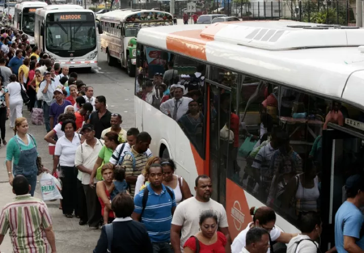 Los pasajes de las rutas Sur y Norte sirvieron  para pagar deuda. /Foto Archivo