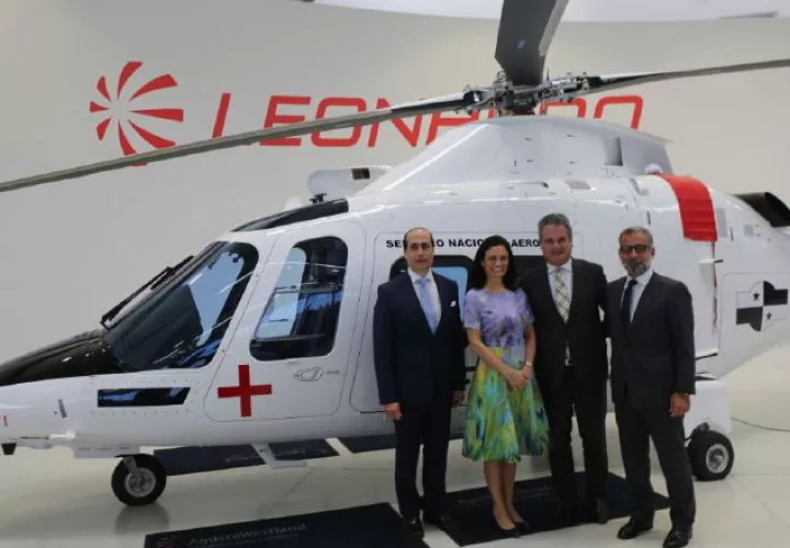 Tras el acuerdo, el Gobierno adquirió equipos de Finmeccanica como un helicóptero ambulancia. /Foto Archivo