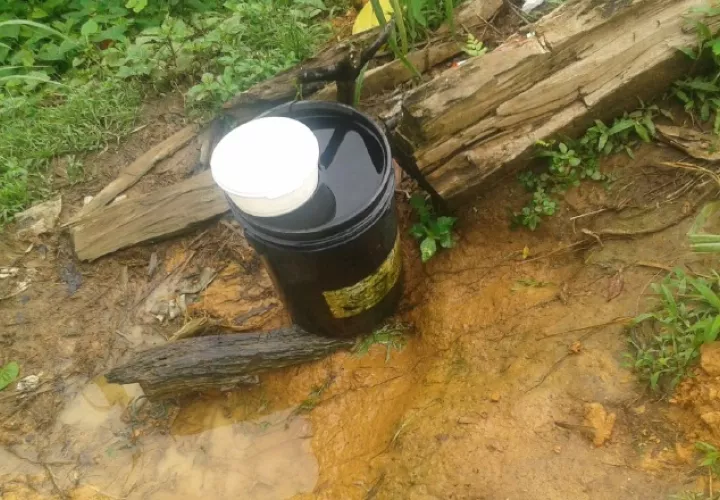 Tienen que  recurrir a pozos rurales de agua contaminada. Elena Valdez  