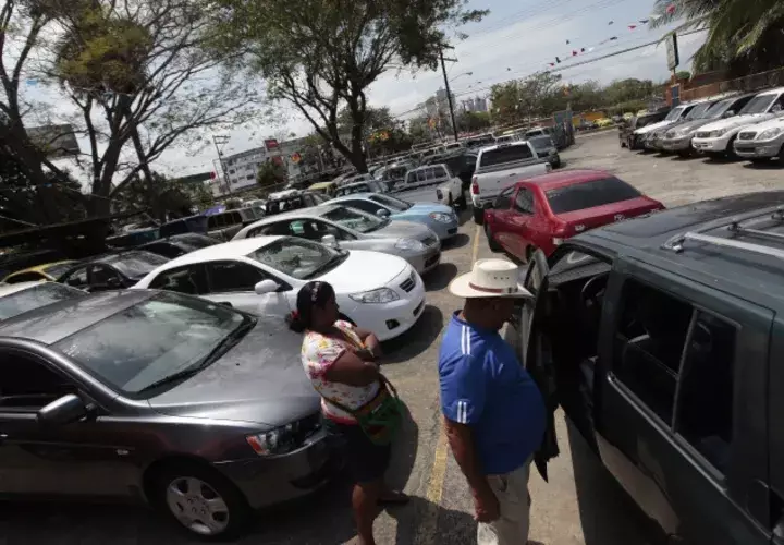 Los panameños pueden alquilar un automóvil por un costo de tan solo 25 dólares, y entre los requisitos mínimos está la licencia de conducir vigente. /Foto Archivo