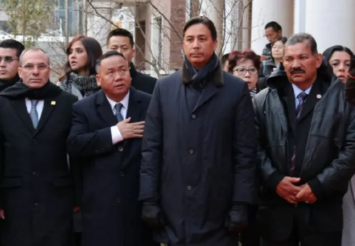 Primera fila de la delegación. /Foto Twitter