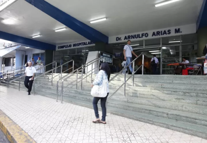 Las autoridades médicas recomendaron a los  asegurados que van a tramitar sus citas de especialidades, que no acudan desde la madrugada al Complejo Hospitalario. /Foto Archivo