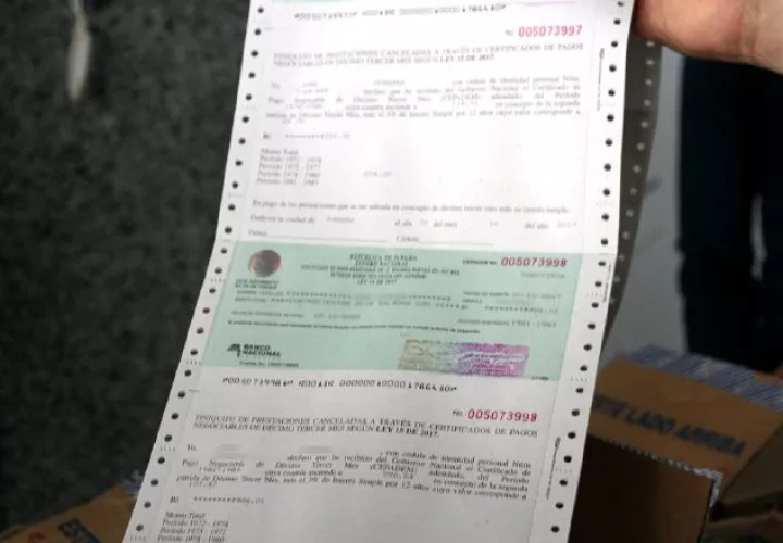 Certificados entregados al MEF /Foto Contraloría