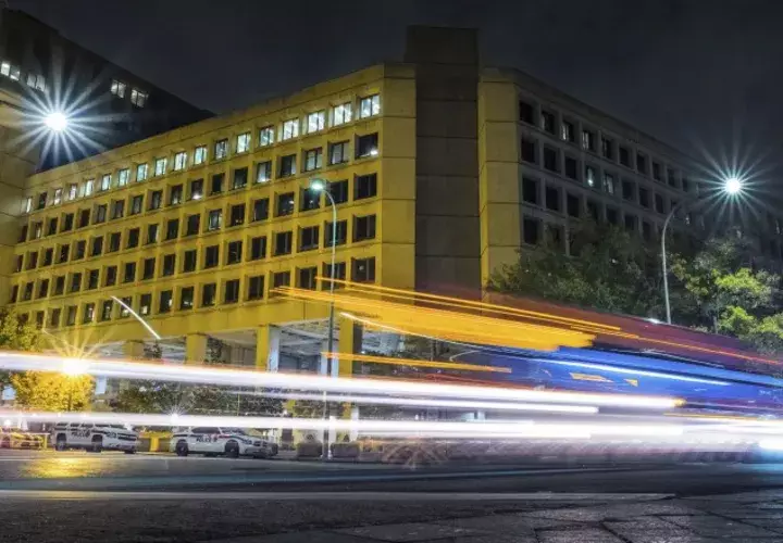 FBI tenía sospechas sobre la intromisión de los correos electrónicos. /Foto AP